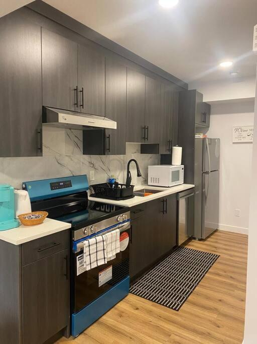 Pebbles' Cozy 2Bed Basement Suite - Near Downtown Edmonton Exterior foto